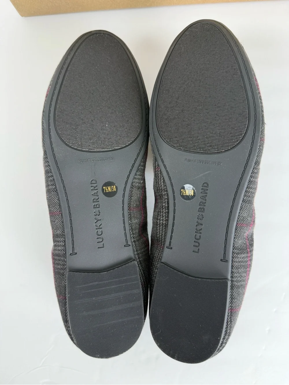 NIB Lucky Brand Charcoal Plaid Loafers with Burgundy Stripe 7.5 M